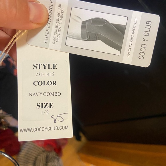 Women's Navy and Red Bottoms - Picture 4 of 4